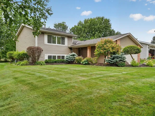 8412 Hiawatha Ave, Eden Prairie, MN 55347