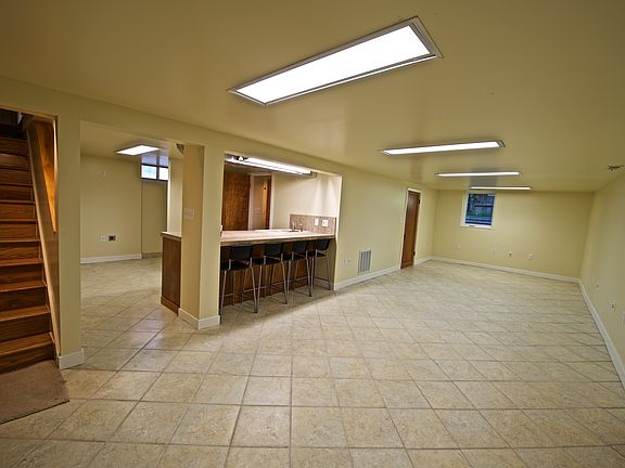 Downstairs Family Room / Wash Room