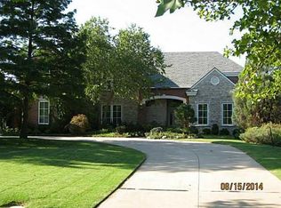 2008 Elmhurst Ave, Nichols Hills, OK 73120
