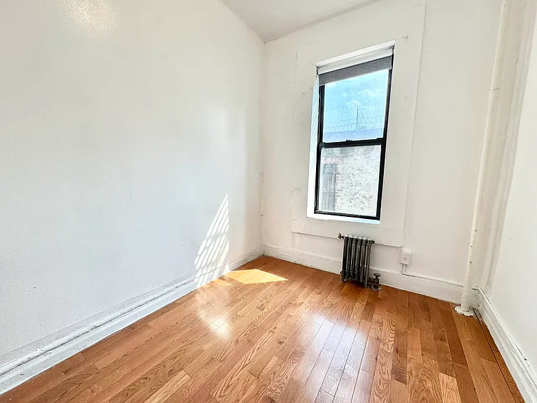122 31st St #1R — Photo 8