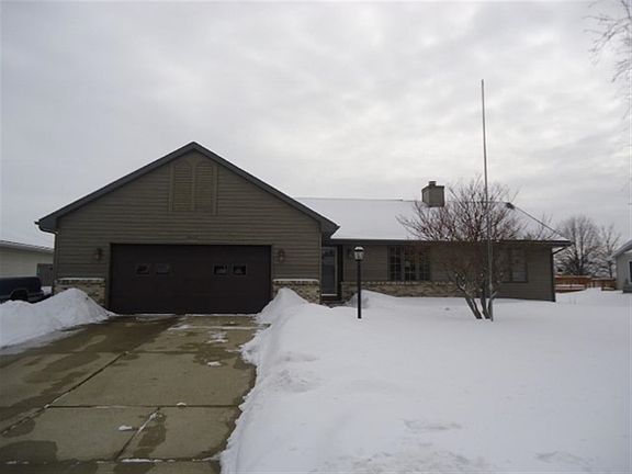 2nd image of 3922 Windwood Dr