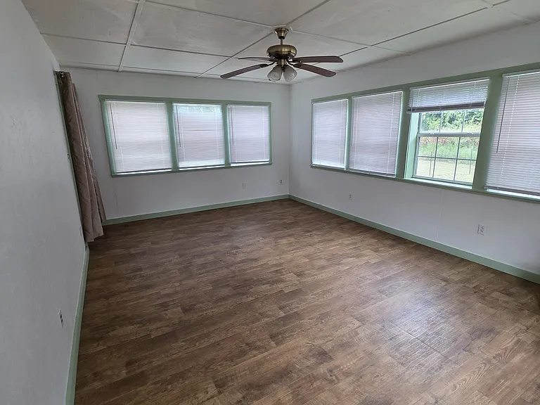 334 Meadowlark Rd — Photo 3