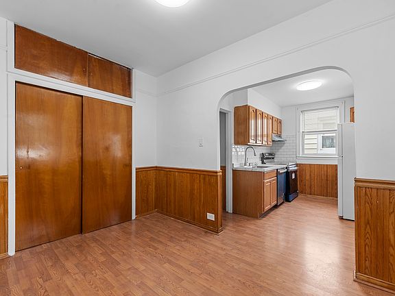 3rd image of 264 Revere Ave Floor 2