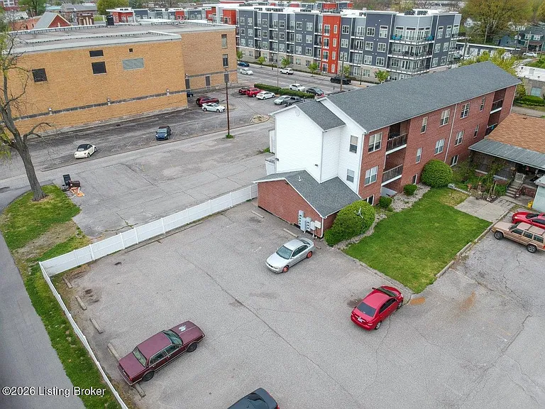 608 E Spring St #2 — Photo 13