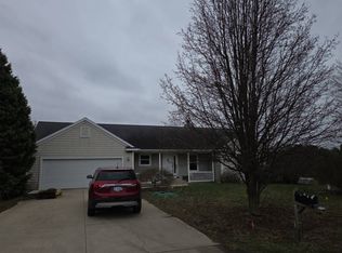 5465 Dalton Rdg, Fennville, MI 49408