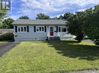 29 Hawker Cres, Gander, NL A1V 1S8