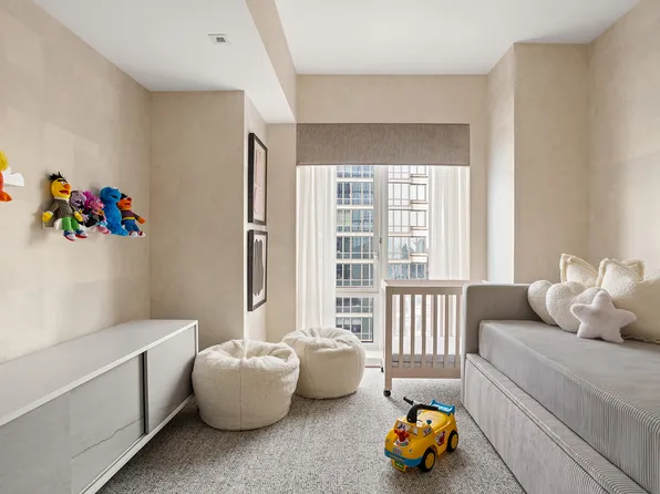 60 Riverside Boulevard image 11 of 20