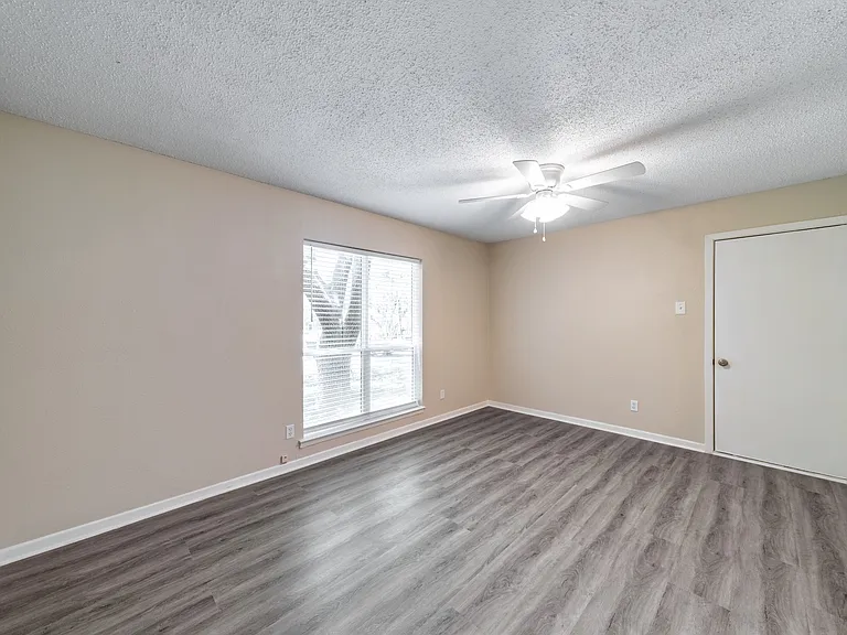 2719 Creek Wood Ct — Photo 9