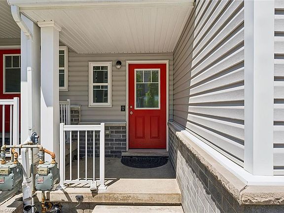 3rd image of 1989 Ottawa St S #50