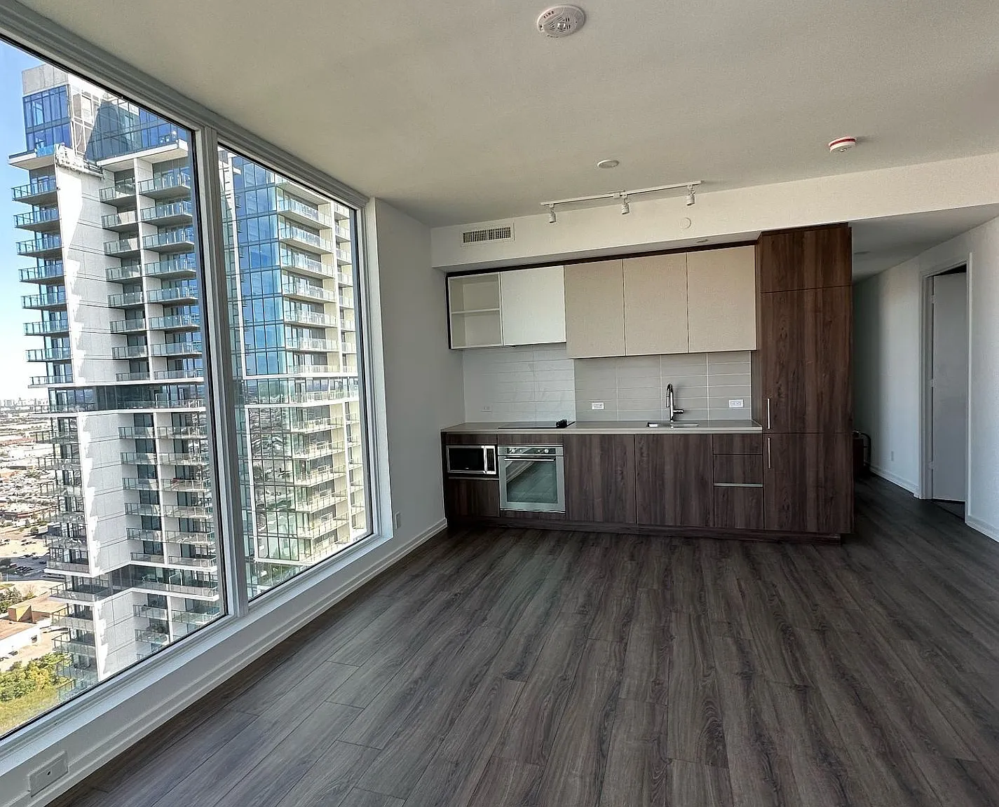 2 bed, $2,900 — Photo 4