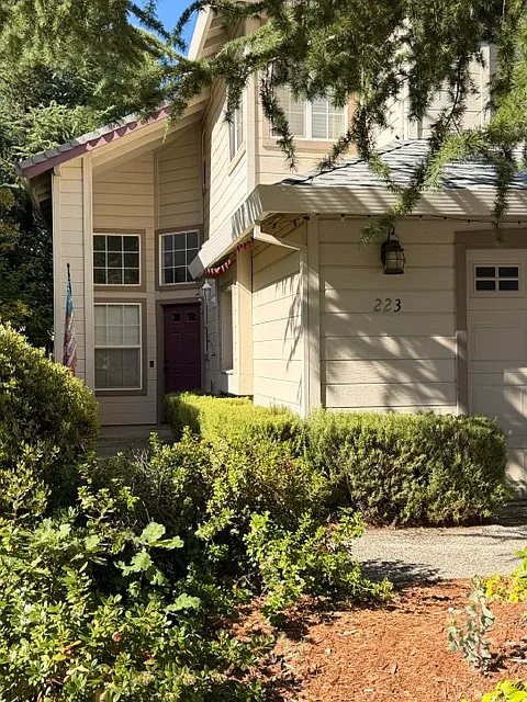 3 bed, 1914 sqft, $3,100 — Photo 2
