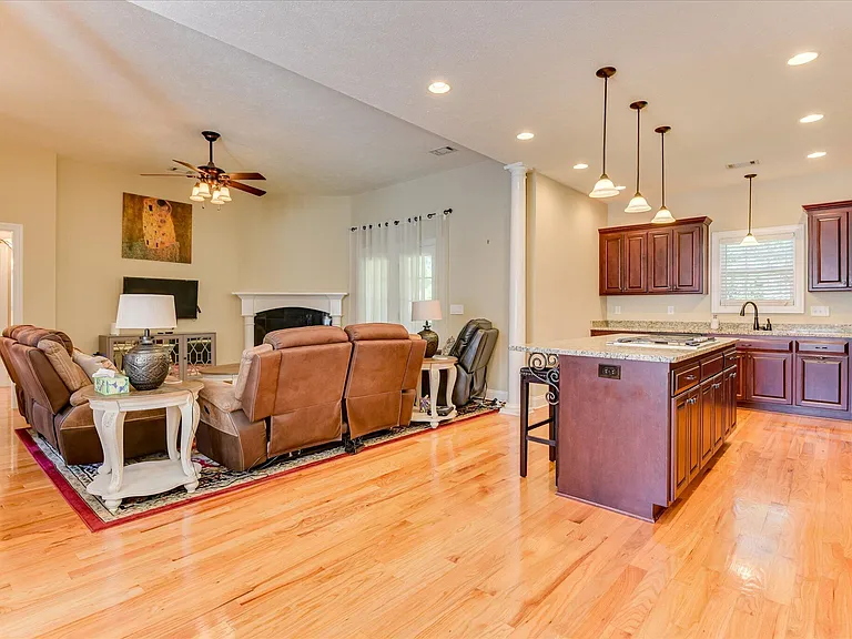 809 Rutledge Rd SW — Photo 15
