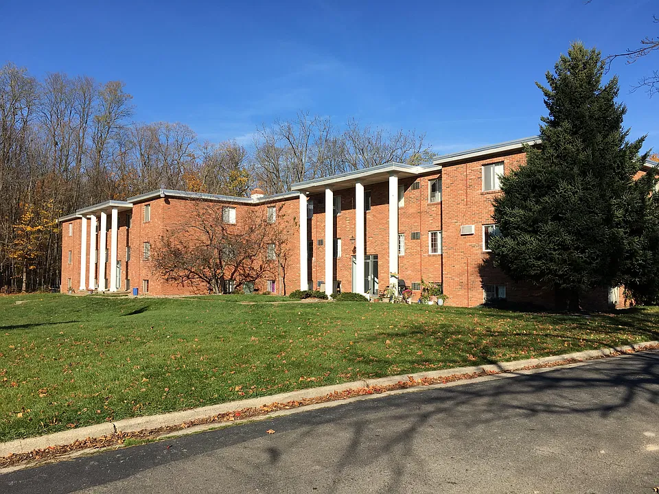 200 Marlboro Ct #204