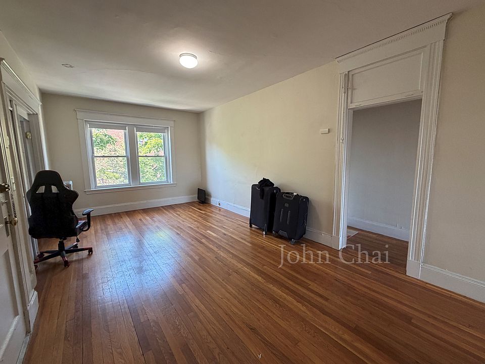 1st image of 126 Englewood Ave APT 3