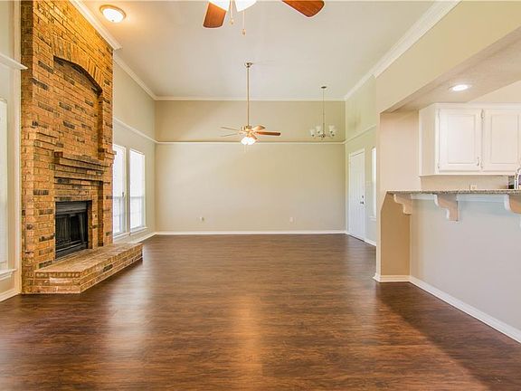 5th image of 1610 Highpoint Dr