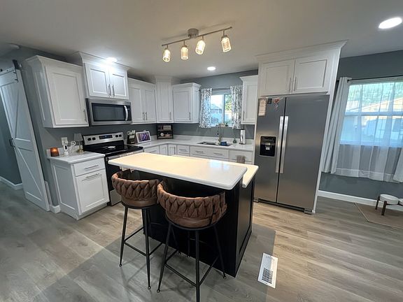 3rd image of 1817 Borden St