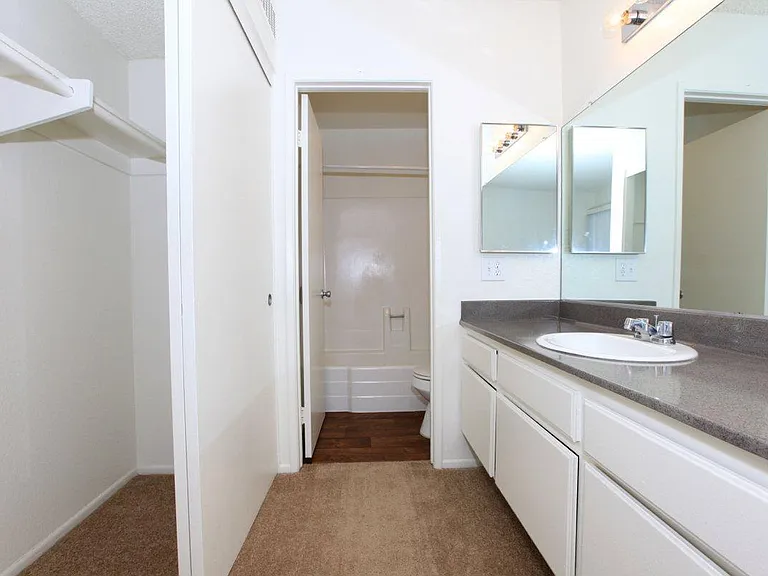 2944 Frontera St — Photo 29