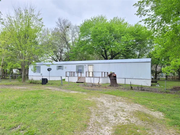 925 Redoak Dr, Quinlan, TX 75474