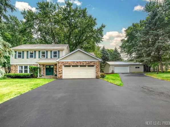 43W101 Whirlaway Dr, Elburn, IL 60119