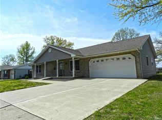 1109 Coral St, Red Bud, IL 62278