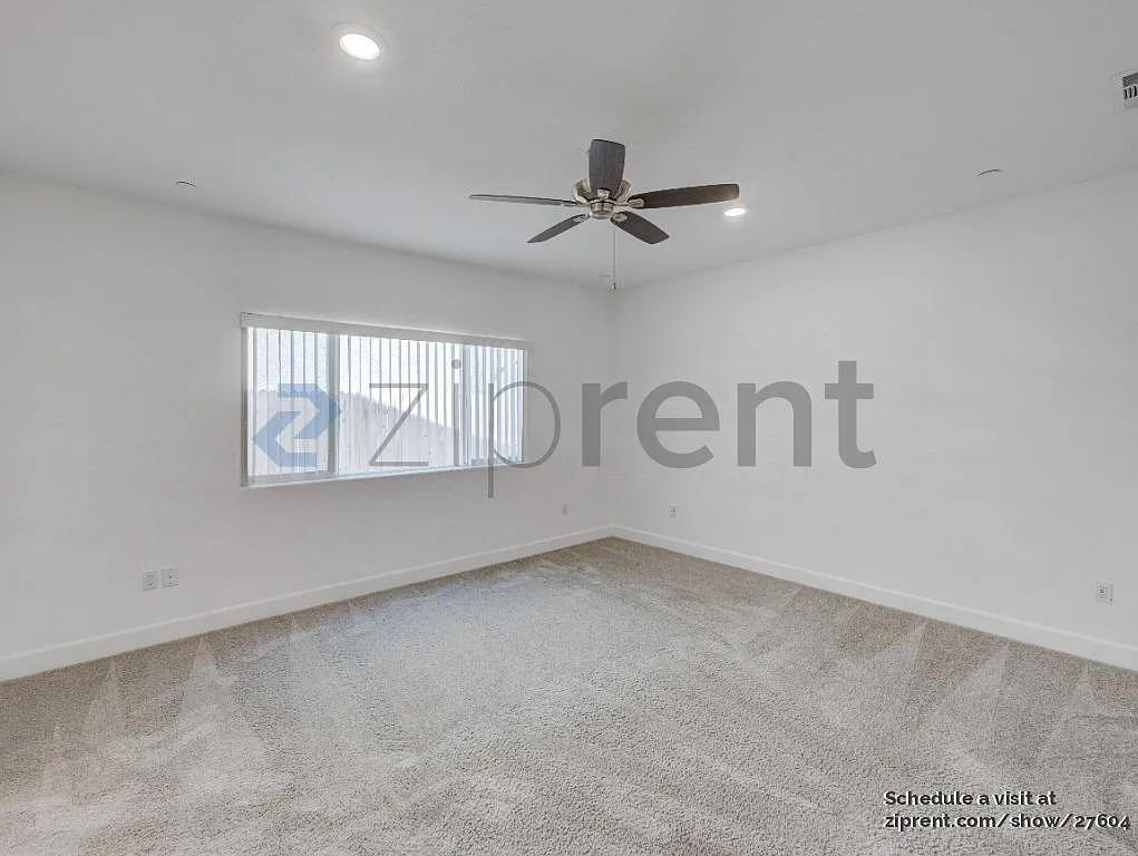 3 bed, 1898 sqft, $2,640 — Photo 4