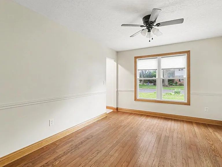 136 Brookside Ave — Photo 5