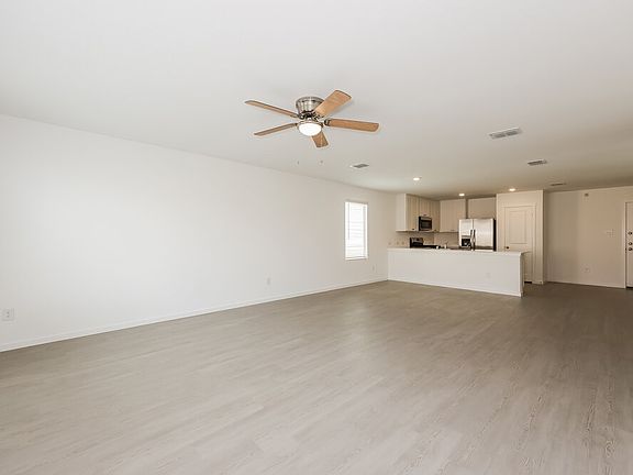 4th image of 10712 Gun Barrel St