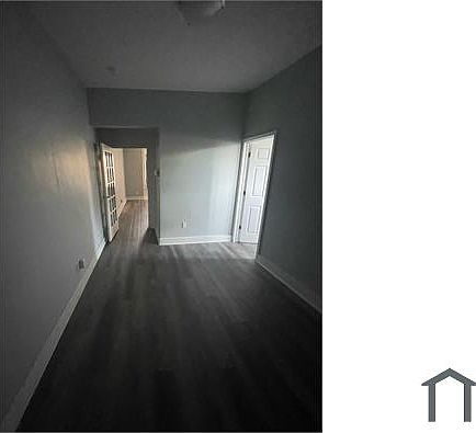 3rd image of 88 Morris St Floor 1