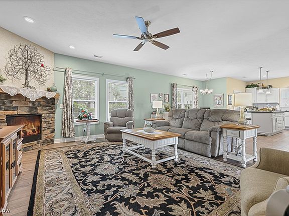 5th image of 4985 Mandarin Dr