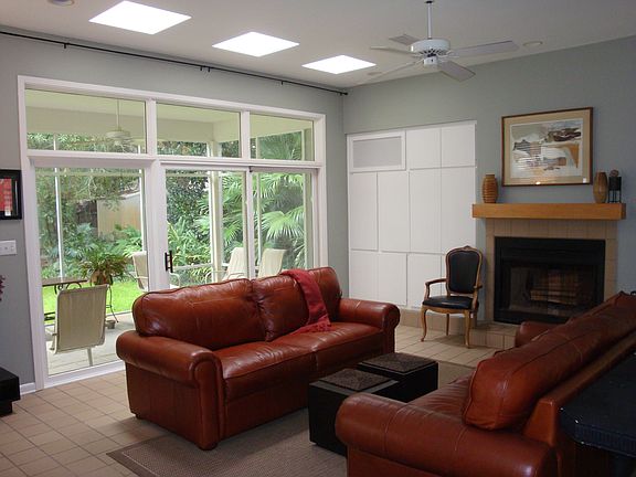 5th image of 56 Shoreline Dr