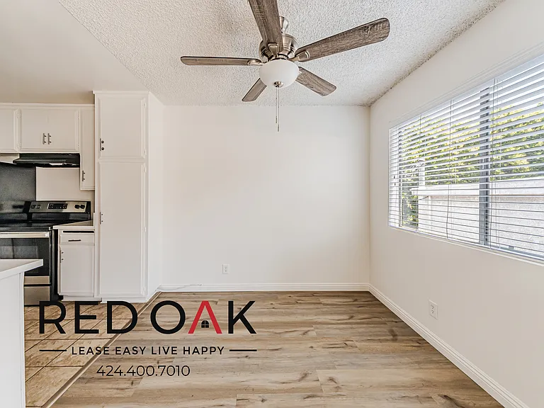 10741 Moorpark St #27 — Photo 9