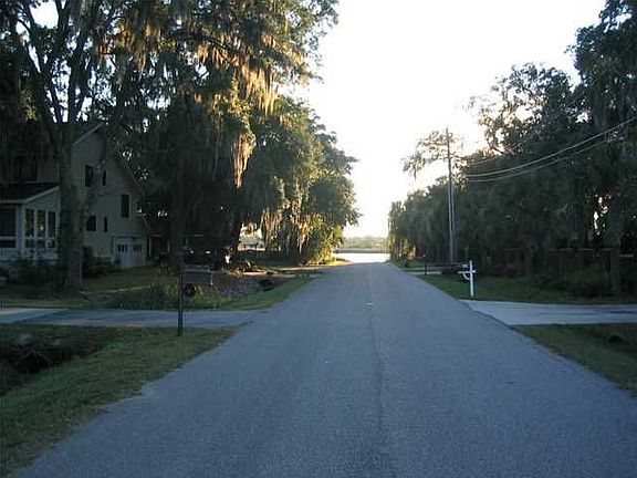 2nd image of 4593 Flynn Dr