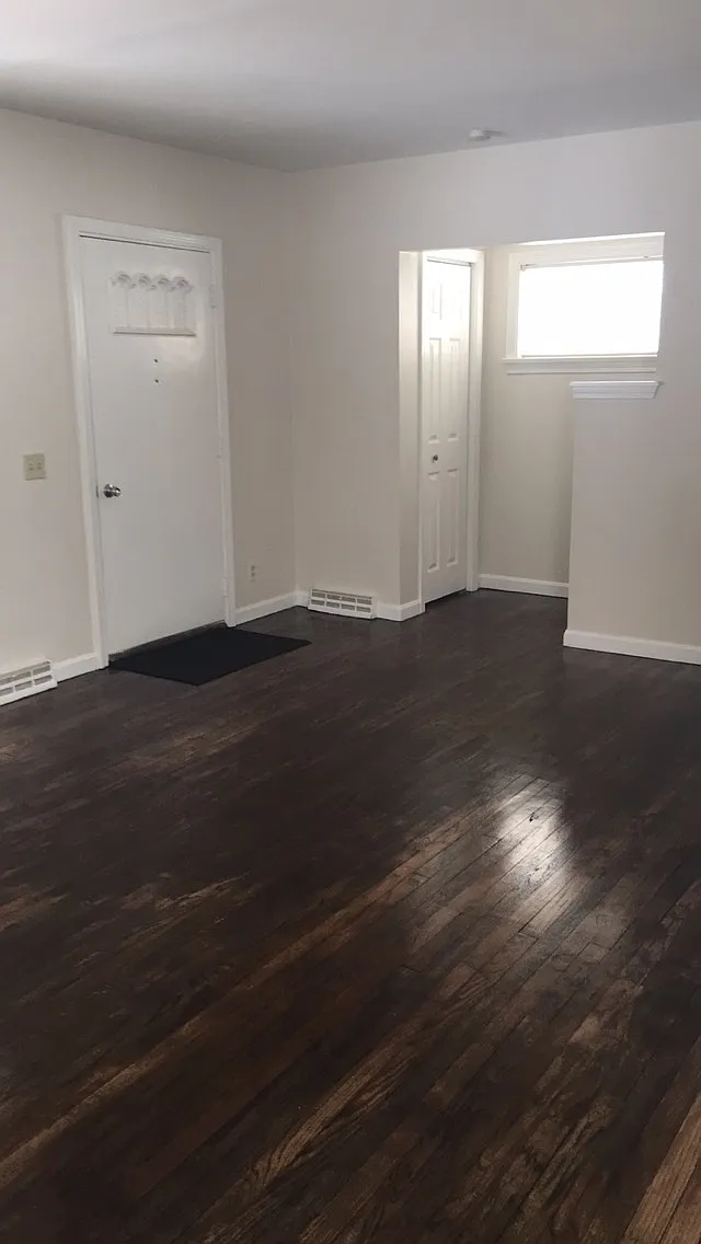 25 Crocker St photo 1
