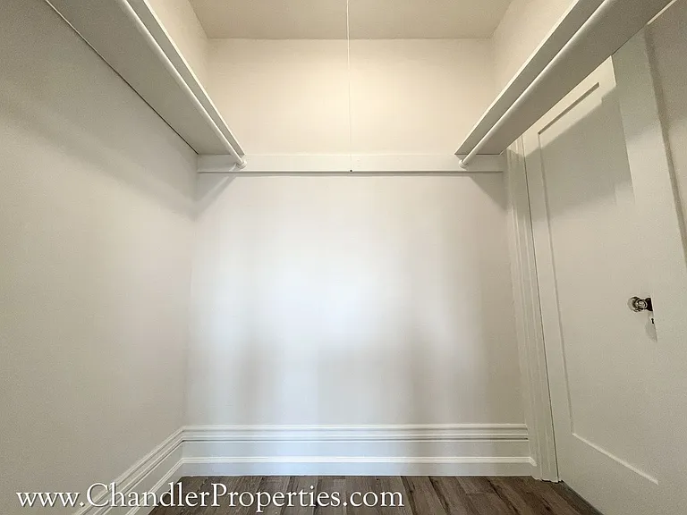 3255 Sacramento St — Photo 3