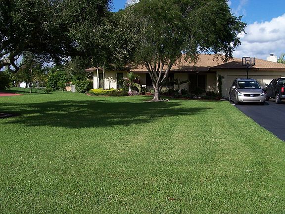 house is setback from street