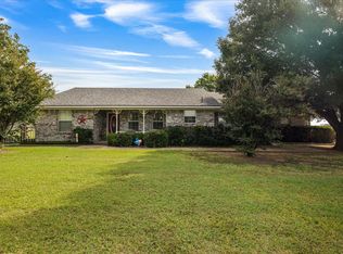 713 Arapaho Dr, Tioga, TX 76271