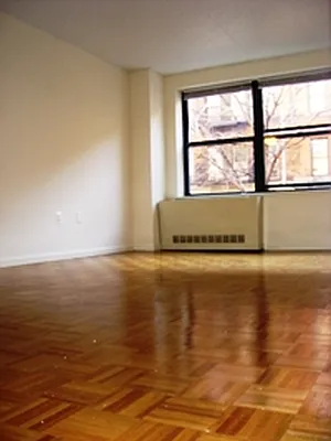 Rented by Lisa Management | media 16