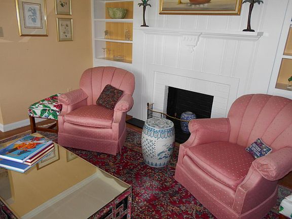 4th image of 299 Highland Cir