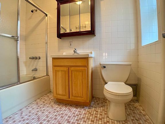 5th image of 301 E 88th St #7