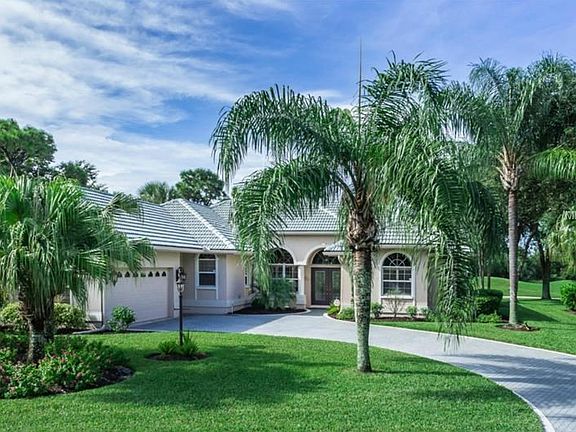 3rd image of 385 Autumn Chase Dr