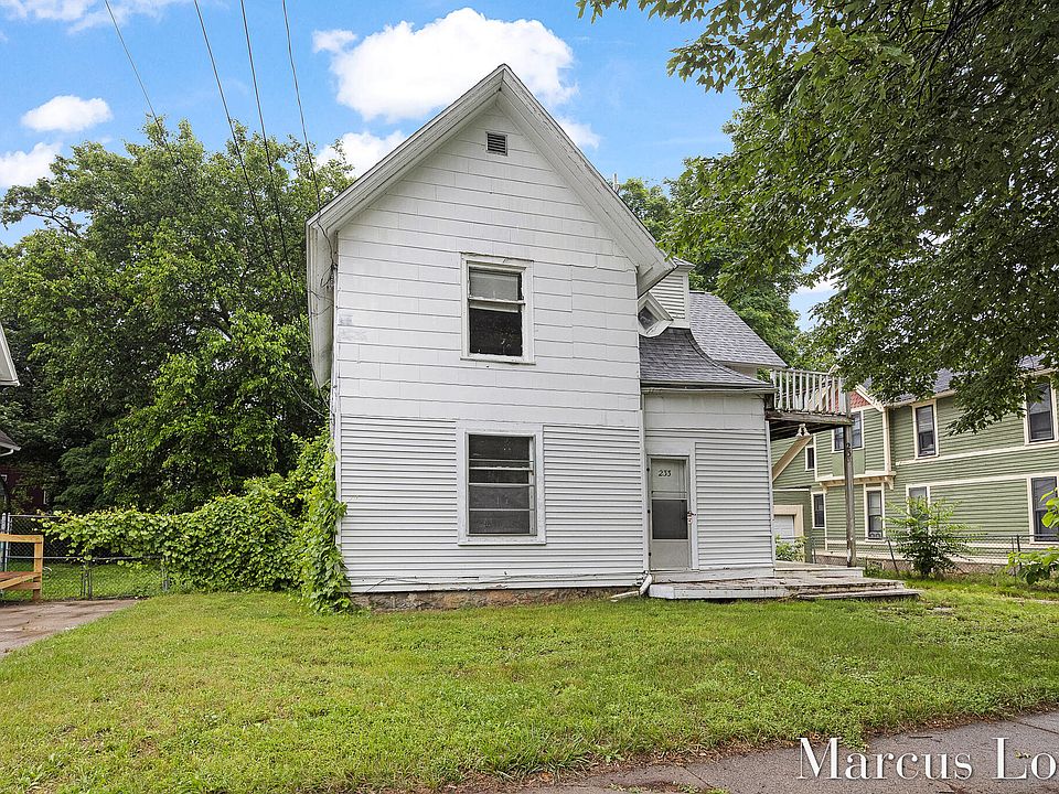 1st image of 233 Hollister Ave SE