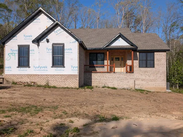 89 Riverchase Dr, Crossville, TN 38571