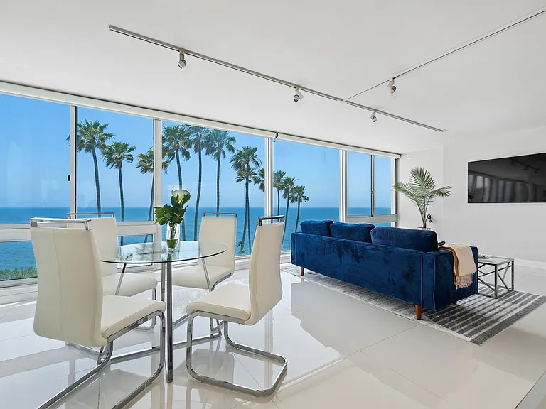 17368 W Sunset Blvd #Penthouse 5 — Photo 2