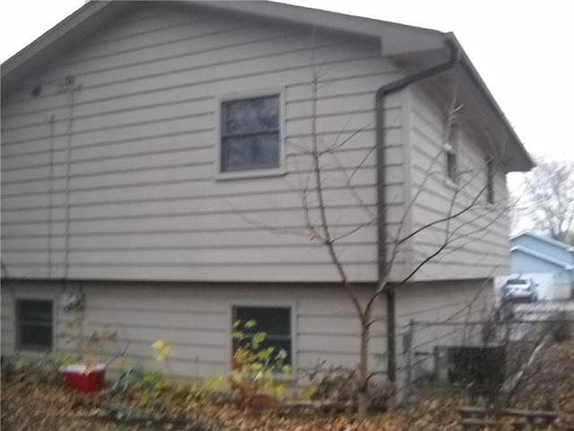 2nd image of 203 Oakleaf Rd
