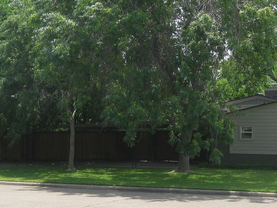 1st image of 9722 Cloister Dr