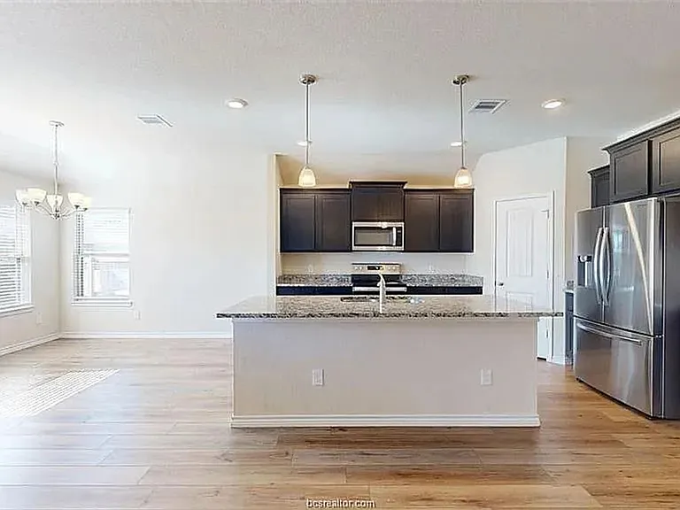 5219 Montague Loop — Photo 8