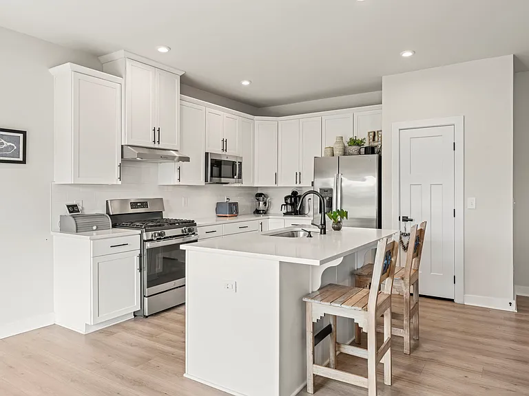5095 Ives Ave — Photo 14