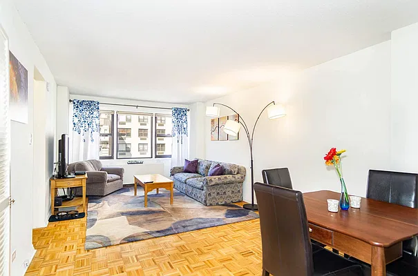 Sold by Century 21 Metropolitan | media 1