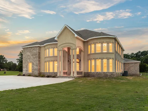 203 Highland Park Dr, Bonaire, GA 31005