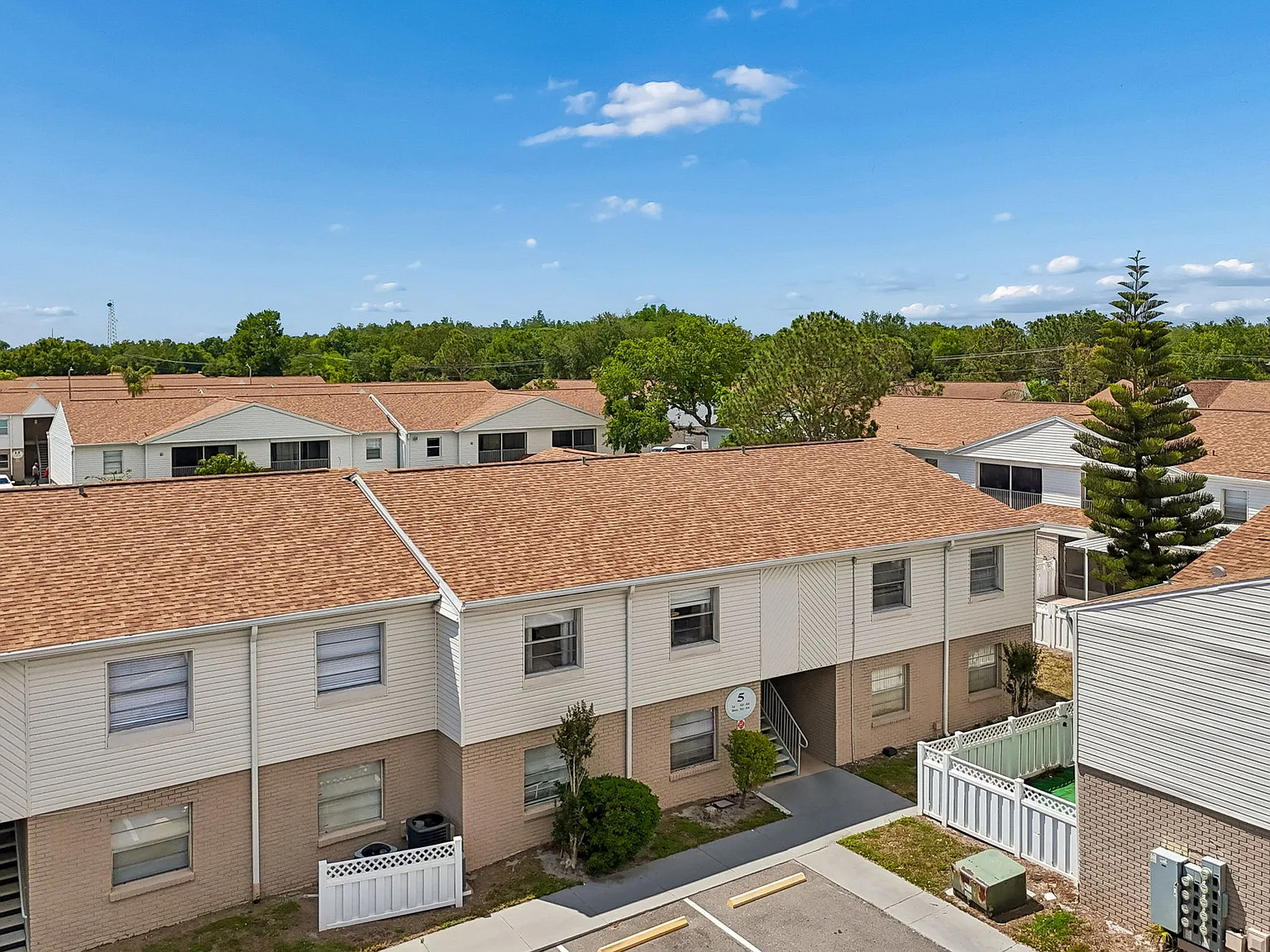 2 bed, 900 sqft, $1,550 — Photo 1